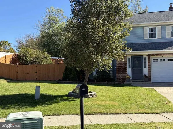 327 CARLETON LN