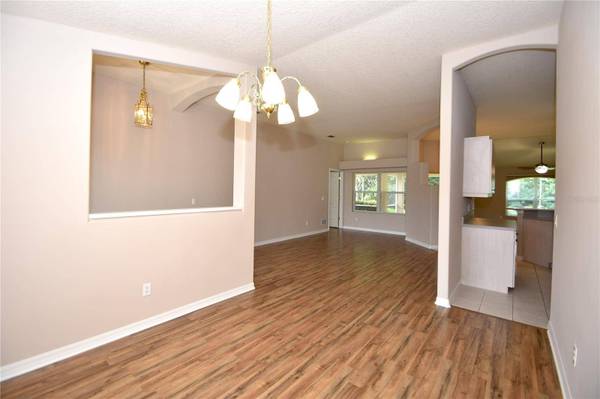 120 WOOD HAVEN DR, Palm Coast, FL 32164