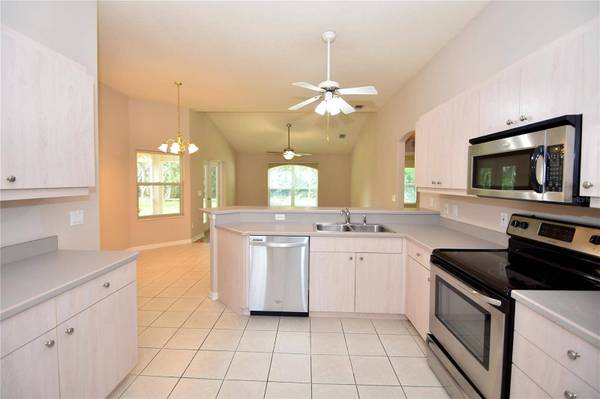 120 WOOD HAVEN DR, Palm Coast, FL 32164