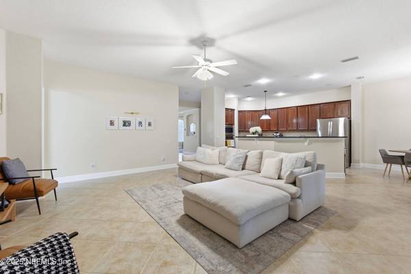 9 CREEKSIDE DR, Palm Coast, FL 32137