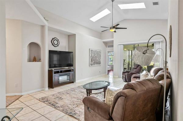 19 RAINTREE CIR, Palm Coast, FL 32164