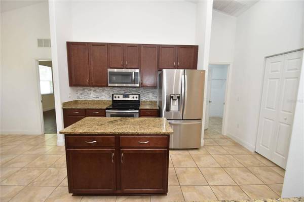 11 BURNING EMBER LN, Palm Coast, FL 32137