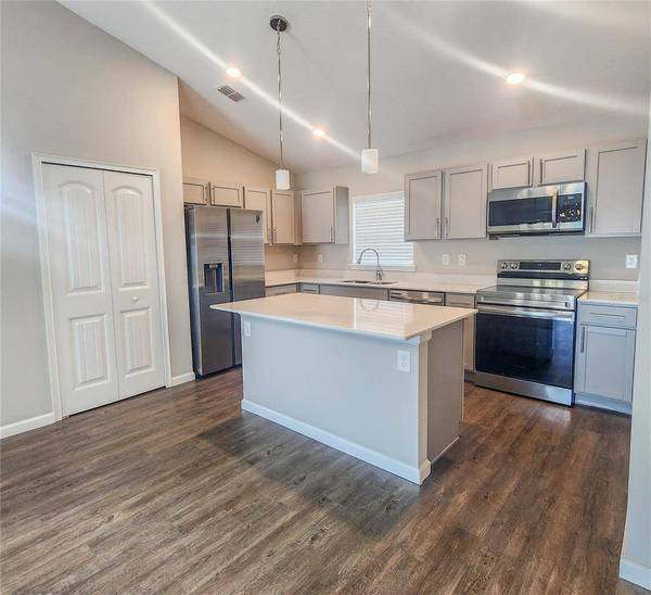 34 FELLOWSHIP DR, Palm Coast, FL 32137