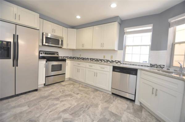 10 MARINA POINT PL, Palm Coast, FL 32137