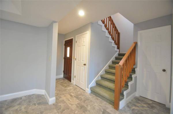 10 MARINA POINT PL, Palm Coast, FL 32137