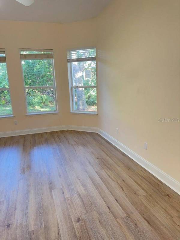 17 N VILLAGE DR, Palm Coast, FL 32137