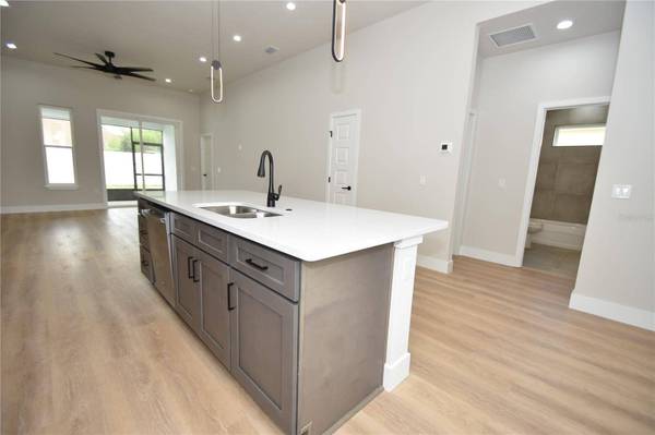 18 WOOD AMBER LN #B, Palm Coast, FL 32164