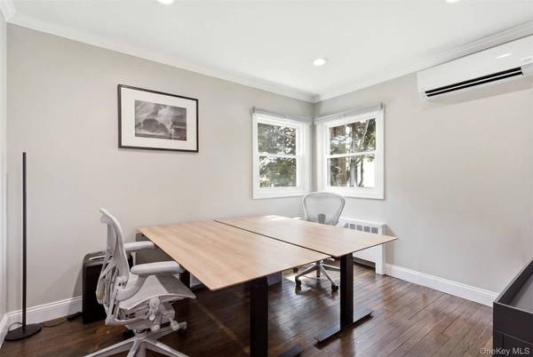 430 Hilda ST, East Meadow, NY 11554