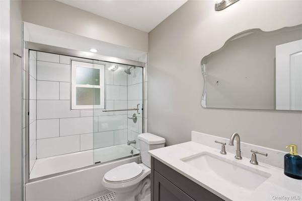 430 Hilda ST, East Meadow, NY 11554