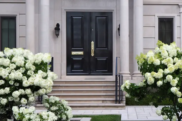 Cool Weather, Warm Welcome: How to Amp Up Your Winter Curb Appeal,Sunny Pamma