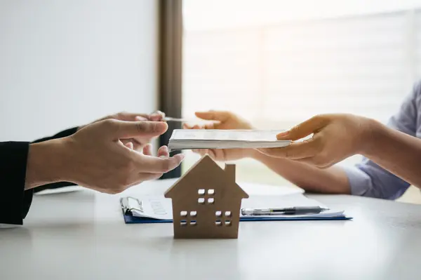 Langley Homeowners: What to Do When Your Property Won't Sell,Sunny Pamma