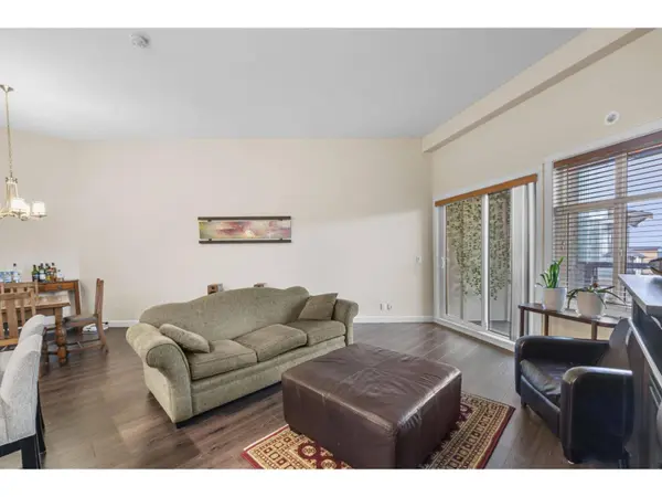 8526 202B ST #607, Langley, BC V2Y3L3