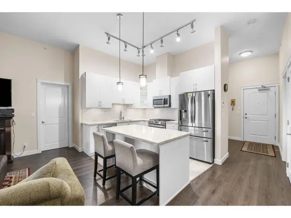 8526 202B ST #607, Langley, BC V2Y3L3