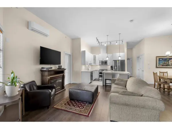 8526 202B ST #607, Langley, BC V2Y3L3