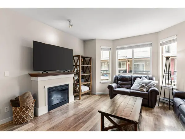 16772 61 AVE #6, Surrey, BC V3S4P2