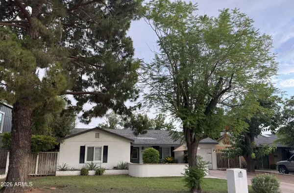 3907 E DEVONSHIRE Avenue