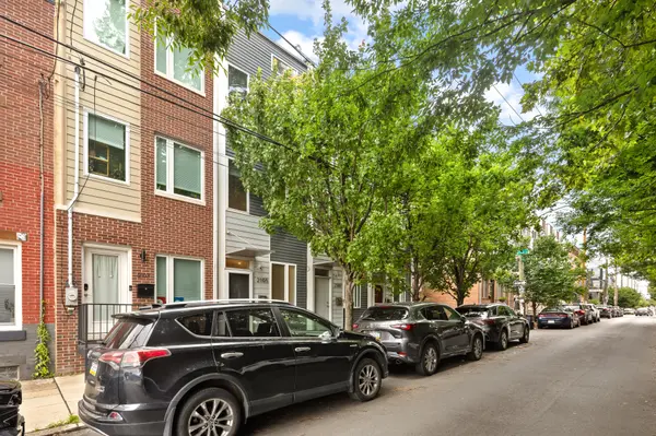 2105 E Hagert St, Philadelphia, PA 19125-1601