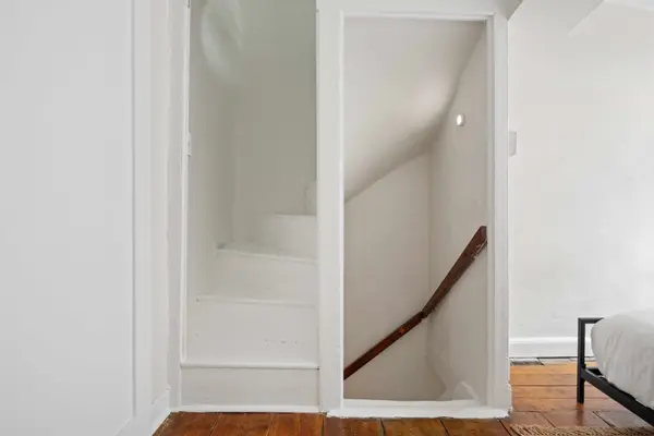 143 Fitzwater St, Philadelphia, PA 19147-3407
