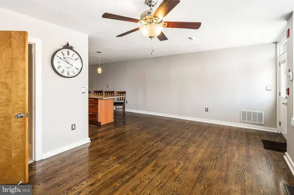 331 N FRONT ST #1, Philadelphia, PA 19106