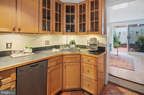 143 FITZWATER ST, Philadelphia, PA 19147