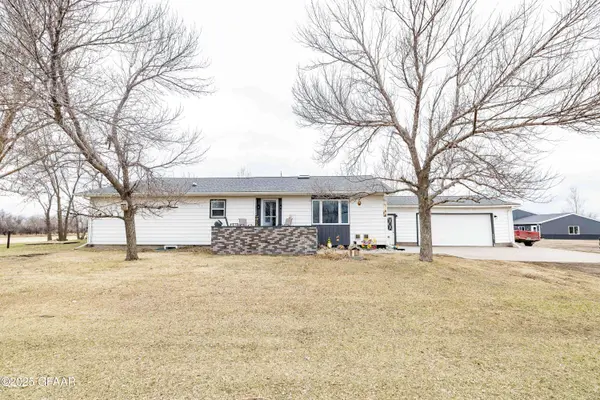 595 69TH ST N, Grand Forks, ND 58203
