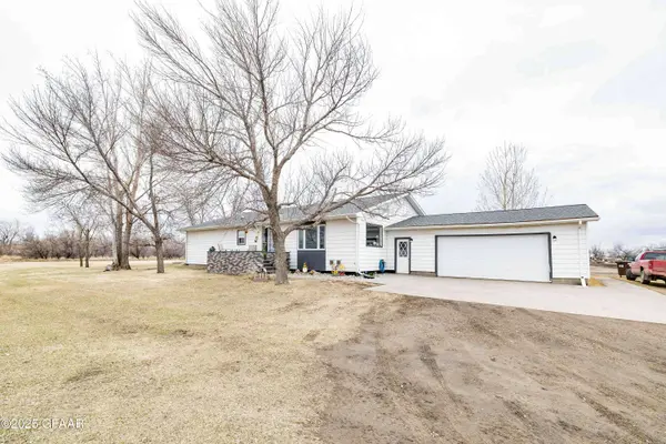 595 69TH ST N, Grand Forks, ND 58203