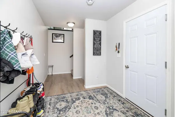 1752 TOBI LANE LN, Grand Forks, ND 58201