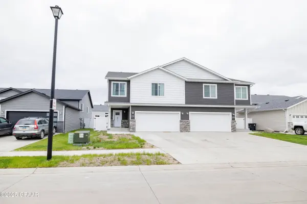 1752 TOBI LANE LN, Grand Forks, ND 58201