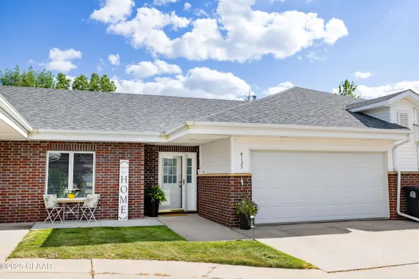 4135 LARK CIR, Grand Forks, ND 58201