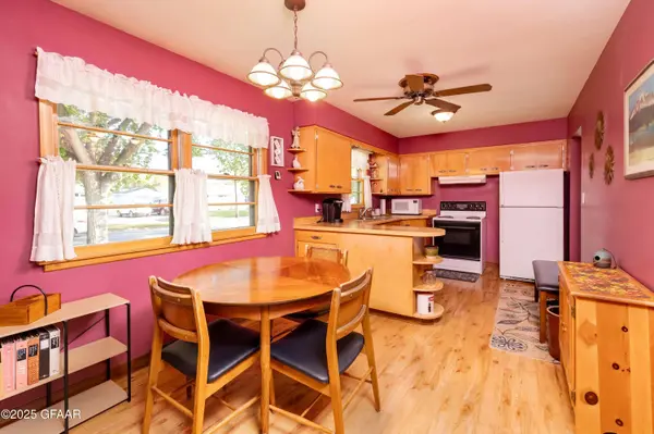 1811 11TH AVE N, Grand Forks, ND 58203