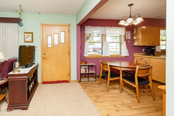 1811 11TH AVE N, Grand Forks, ND 58203