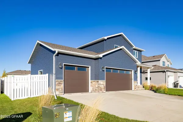 3322 44TH AVE S, Grand Forks, ND 58201