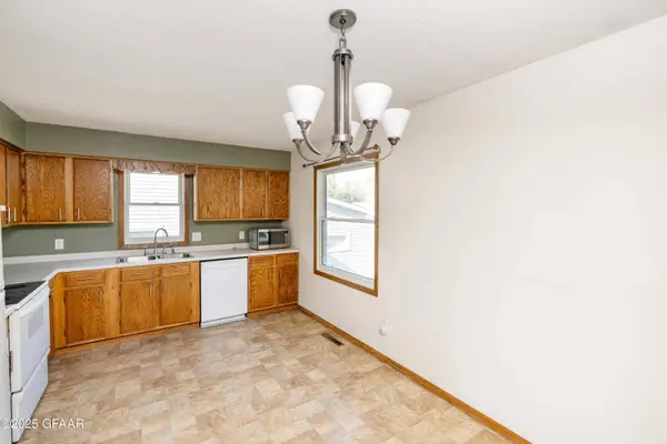1914 23RD AVE S, Grand Forks, ND 58201