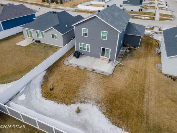475 59TH AVE S, Grand Forks, ND 58201