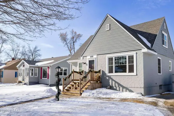 1715 3RD ST, Grand Forks, ND 58203