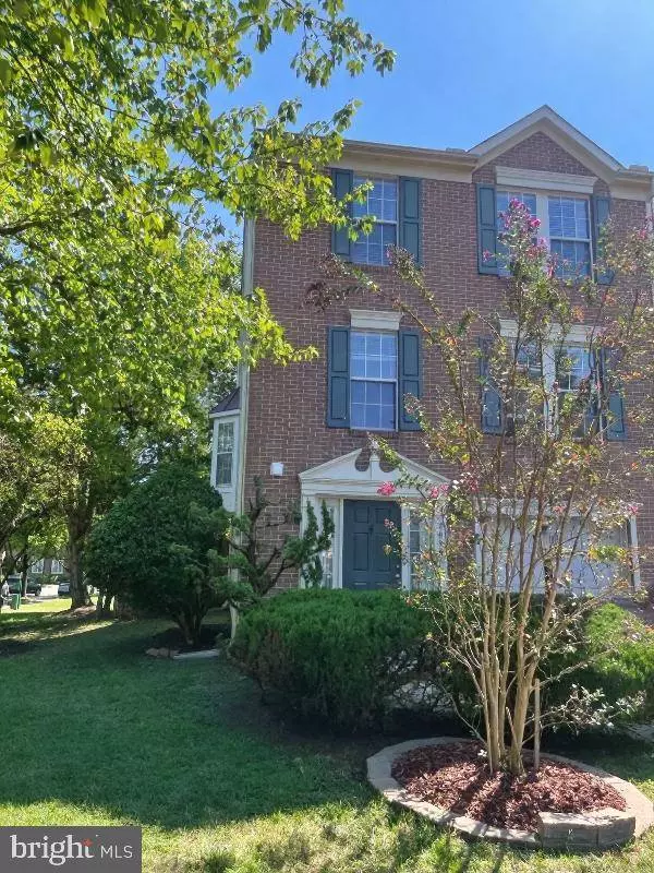 7496 GADSBY SQ, Alexandria, VA 22315