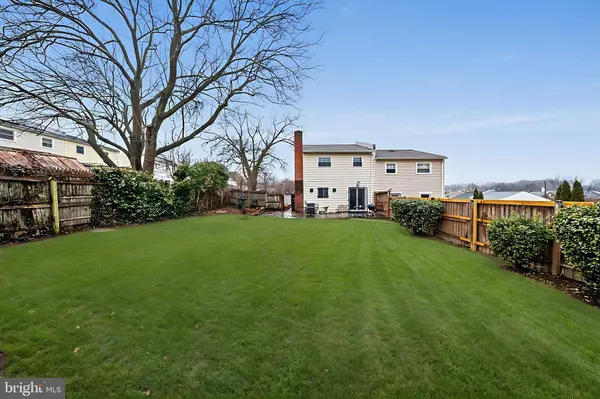 813 DELAFIELD ST NE, Washington, DC 20017