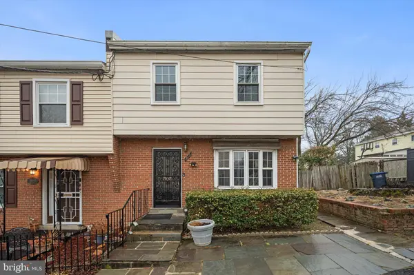 813 DELAFIELD ST NE, Washington, DC 20017