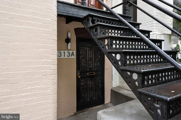 313 F ST NE #A, Washington, DC 20002
