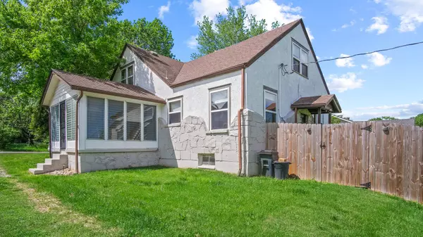 1211 W Main ST, West Plains, MO 65775