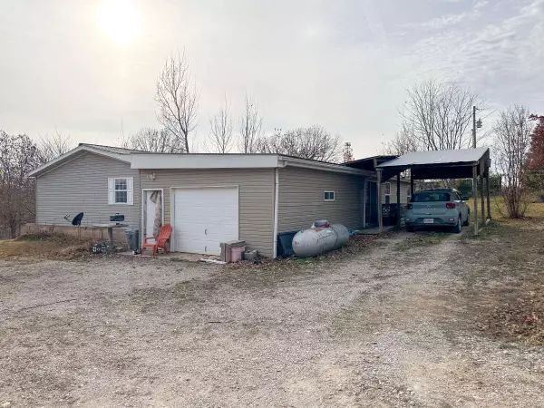 4762 County Road 1340, Pomona, MO 65789