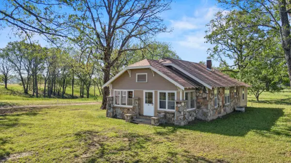 2813 State Route Aa, Willow Springs, MO 65793