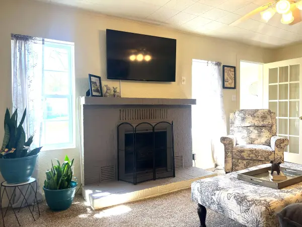 418 W Commercial ST, Mansfield, MO 65704