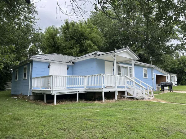 321 7th Street, Mountain Grove, MO 65711