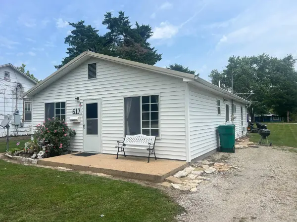 617 W Frisco ST, Mountain Grove, MO 65711