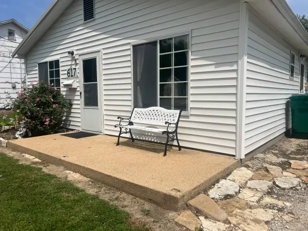 617 W Frisco ST, Mountain Grove, MO 65711