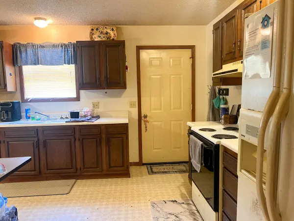 613 W Frisco ST, Mountain Grove, MO 65711