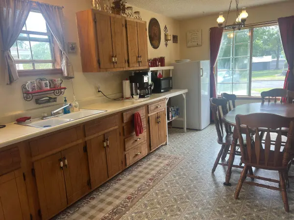 617 W Frisco ST, Mountain Grove, MO 65711