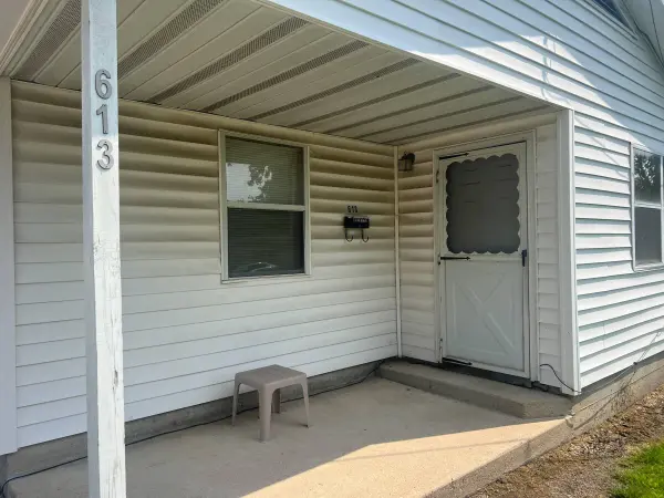 613 W Frisco ST, Mountain Grove, MO 65711