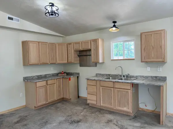 324 W 7th ST, Mountain Grove, MO 65711